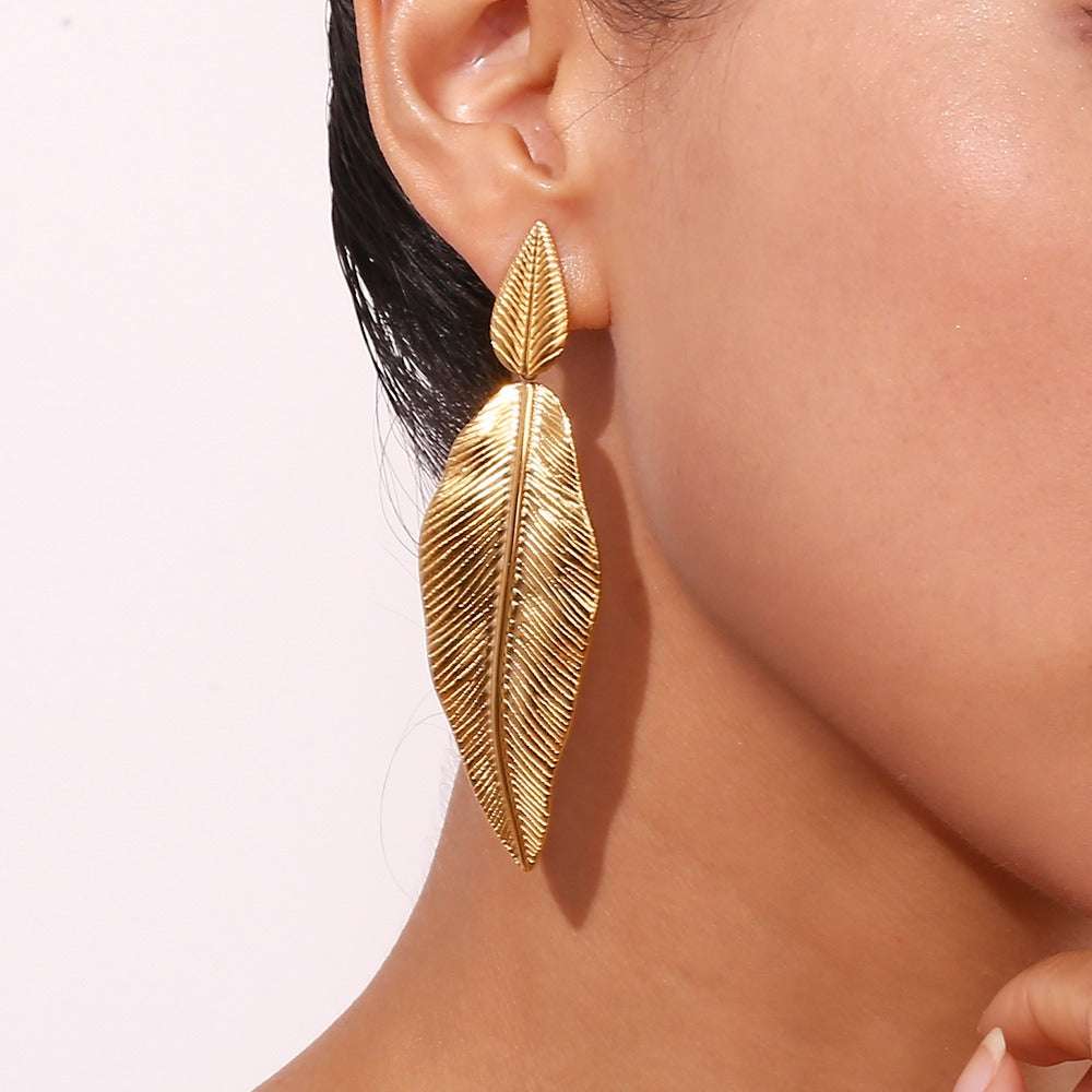 Gold spliced feather leaf earrings of different sizes - HAYUDY