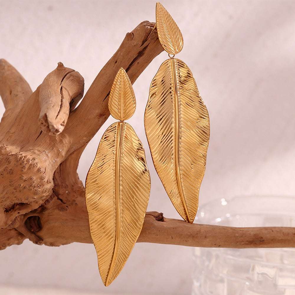 Gold spliced feather leaf earrings of different sizes - HAYUDY